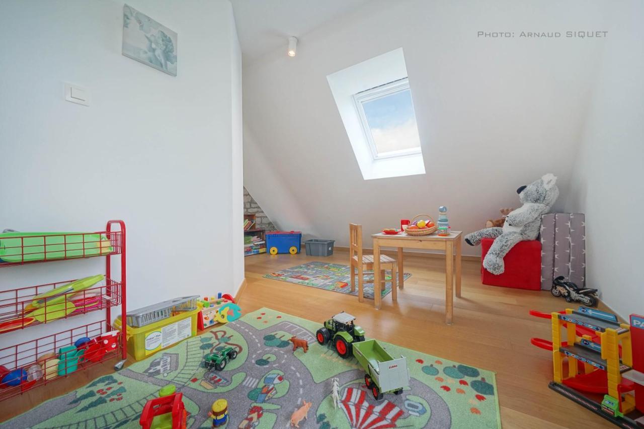 Gite Familial Ferme Des Aujes Falaen Onhaye Exterior foto