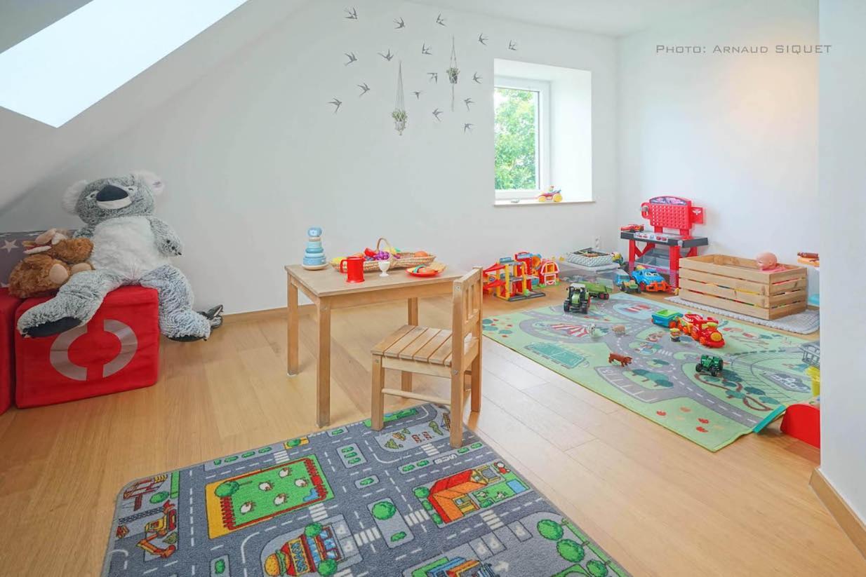Gite Familial Ferme Des Aujes Falaen Onhaye Exterior foto