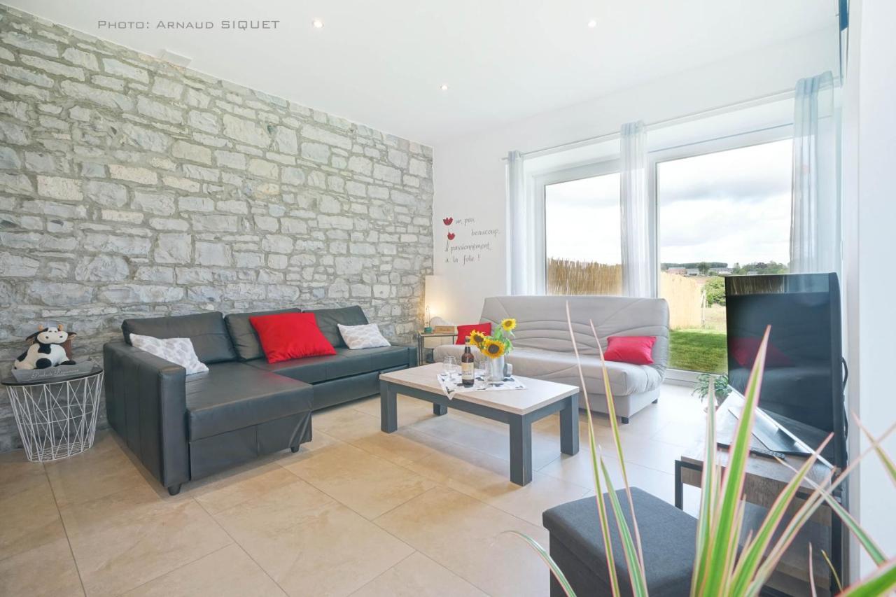 Gite Familial Ferme Des Aujes Falaen Onhaye Exterior foto
